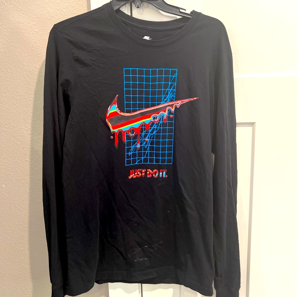 Men’s size medium Nike shirt